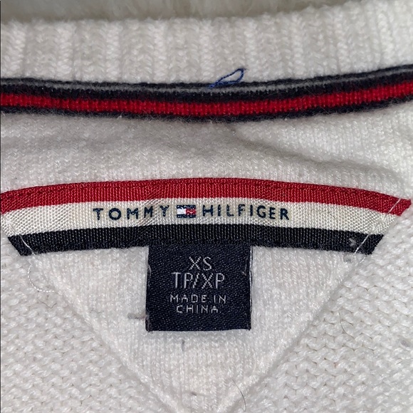 SALE!! Tommy Hilfiger flag sweater. 6 - Picture 6 of 8